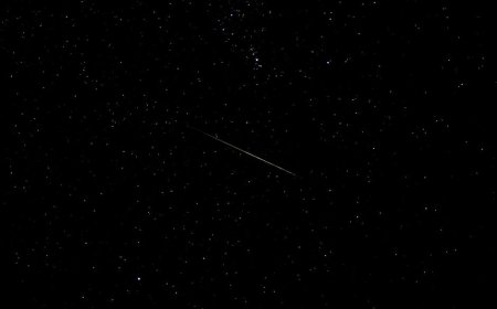 Siap-siap! Hujan Meteor Ursids Terakhir 2025 Bakal Spektakuler, Ini Cara Nontonnya