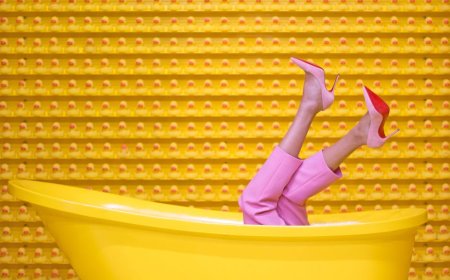 Serba-serbi Tren Barbiecore yang Menggebrak Dunia Hiburan 2024