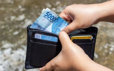 Benarkah Toko Wajib Terima Uang Tunai Fakta di Balik Kasus QRIS