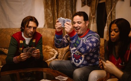 8 Game Pesta Keluarga Terbaik untuk Natal yang Seru dan Ramai