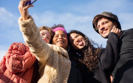 Teknologi Mengganggu Persahabatan Sejati? Saatnya Kembali ke Koneksi Nyata