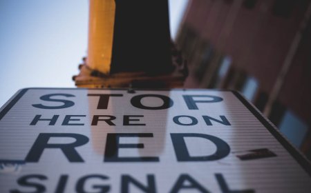 Trump Blokir Aturan AI Negara Bagian Apa Dampaknya untuk Pengguna