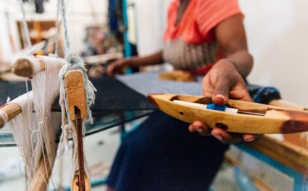 Indonesian-Dutch Artist Weaves Heritage Into Global Recognition