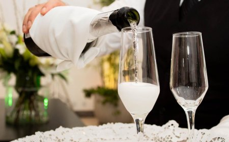 Robot Bartender AI ADAM Sajikan Minuman di Pertandingan Vegas Golden Knights