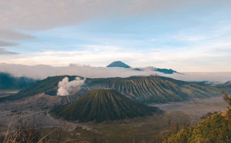 Mount Semeru’s Lava Floods Reveal Nature’s Volcanic Power