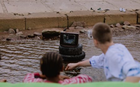 Cara Mengembalikan Persahabatan di Era AI dan Media Sosial