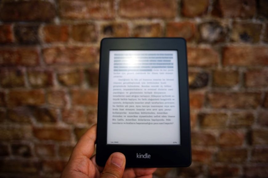 Kindle Scribe Colorsoft Resmi Meluncur 10 Desember! Siap Revolusi Pengalaman Menulis Warna?