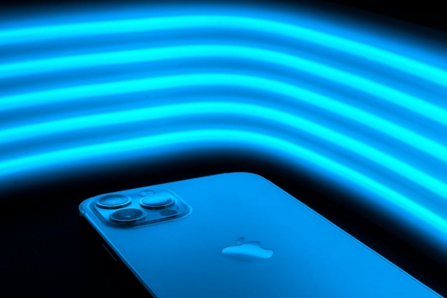 TECNO POVA Curve 5G Smartphone Gaming Desain Keren Performa Ngebut