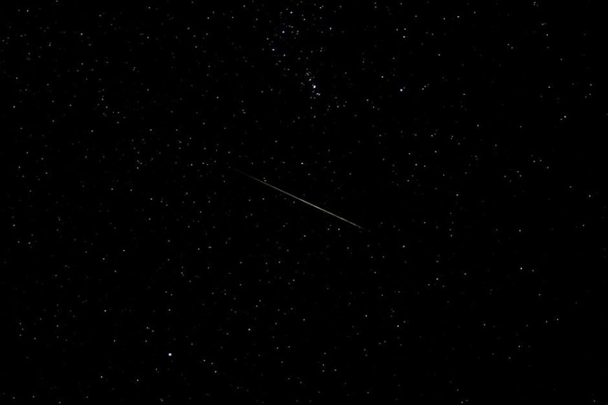 Siap-siap! Hujan Meteor Ursids Terakhir 2025 Bakal Spektakuler, Ini Cara Nontonnya