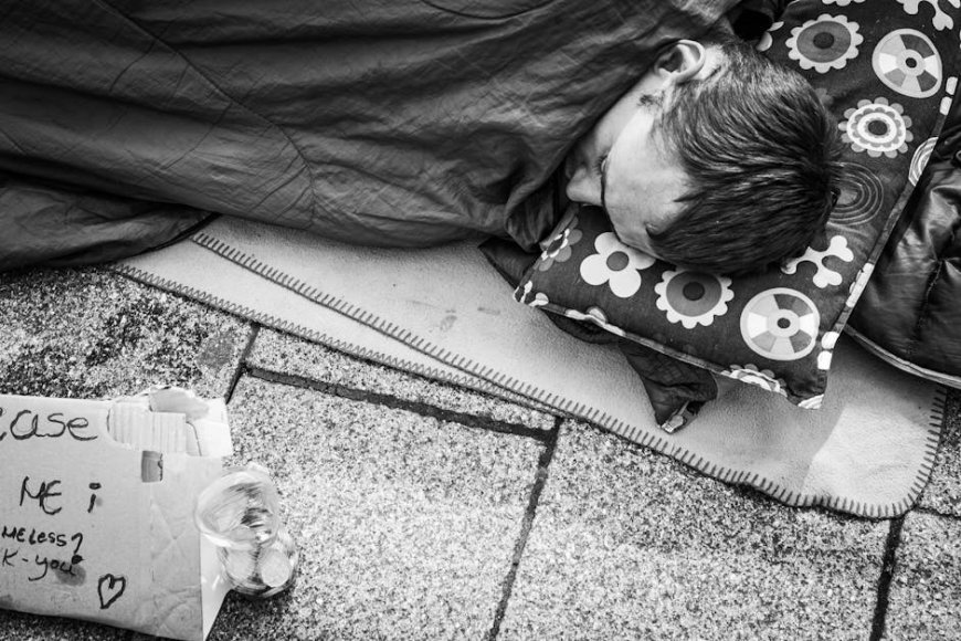 Fakta Tidur Malam dan Mitos Homelessness Jika Bantuan Housing First Dihapus