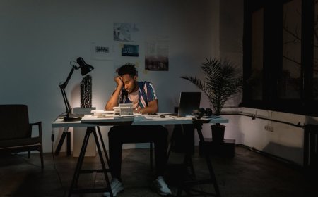 Fakta Kerja Terlalu Lama dan Tidur Malam yang Sering Disalahpahami