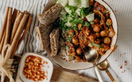 Fakta Tidur Malam dan Nasi Bukan Biang Kegemukan