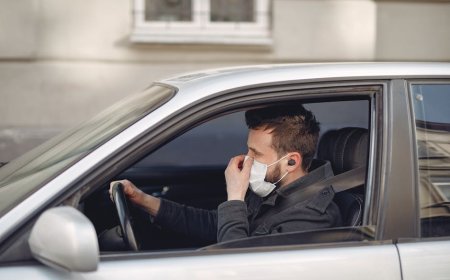 TWS vs Earphone Kabel Mana Lebih Aman untuk Telinga Anda