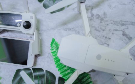 iQOO Z10 Smartphone Baterai Jumbo Terawet dan Super Ringan