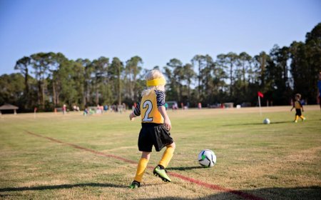 Fakta Risiko Otak Akibat Sundulan Bola Berdasarkan Riset Terbaru