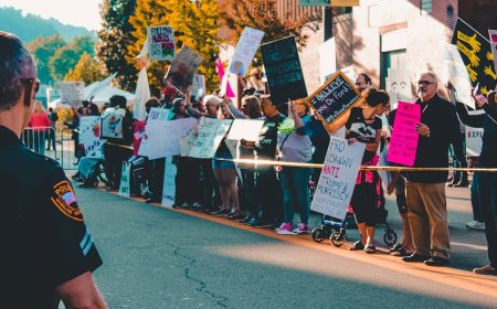 Ratusan WNI di Kamboja Serbu KBRI Phnom Penh, Desak Pemulangan