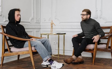 Dampak Media Sosial pada Remaja dan Tantangan Regulasi Teknologi