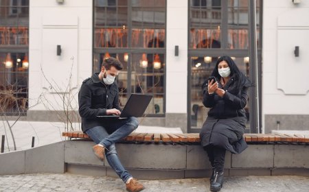 Benarkah Ponsel Berbahaya untuk Kesehatan Ini Fakta dan Mitosnya