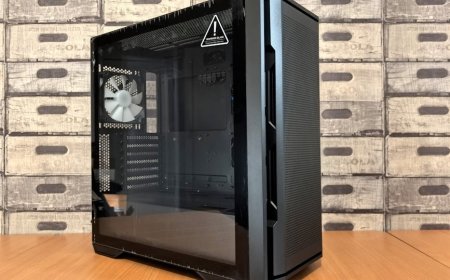 Gaming PC dengan Smart Glass Panel Transparan dan Opaque Otomatis