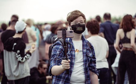 Inggris Pertimbangkan Larangan Media Sosial Bagi Anak di Bawah 16 Tahun