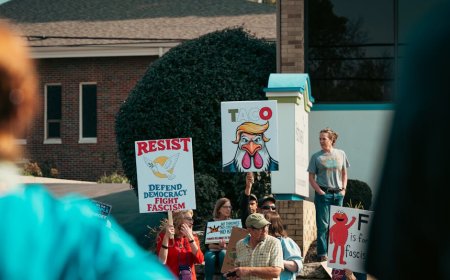 Menguji Daya Tahan Politik PSI di Samudra Politik Indonesia