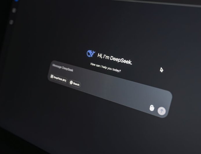 Mengenal Clawdbot dan HatGPT AI Baru yang Kontroversial