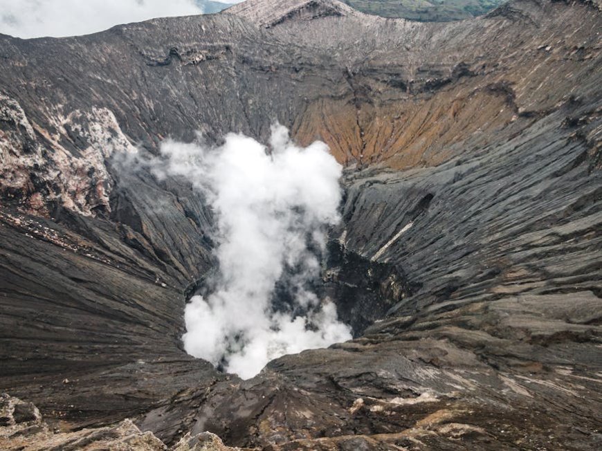Mount Semeru Erupts Again, Showcasing Indonesia’s Volcanic Power