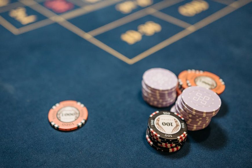 Membedah Risiko Investasi Modal pada Permainan Poker Profesional