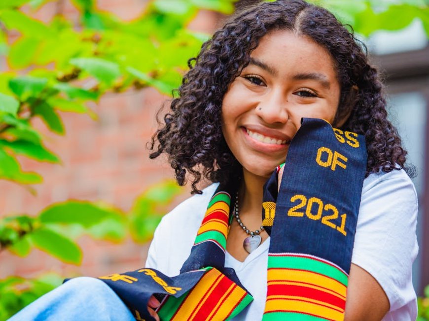 Rahasia Hidup Bahagia: Mengelola Hati dan Menjalin Relasi Positif