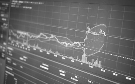 Harga MSTR Turun Terus Strategi Bitcoin Rugi Rp14 Triliun