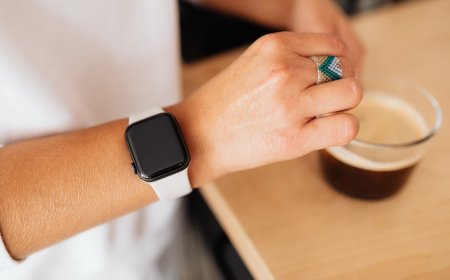 Apple Watch dan Oura Ring Mana Pilihan Ideal untuk Kesehatan Anda