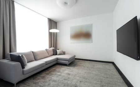 Pilihan TV 85 Inci Terbaik 2026 Kualitas Gambar dan Fitur Unggulan