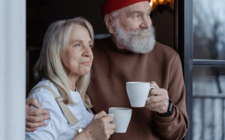 Benarkah Teh dan Kopi Bantu Lansia Tetap Bugar Cek Faktanya