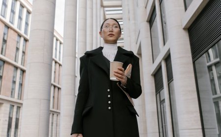 Aneel Bhusri Kembali Pimpin Workday, Gantikan CEO Carl Eschenbach