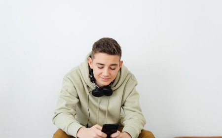 Waspada Dampak Gadget Modern pada Kesehatan Mental Remaja