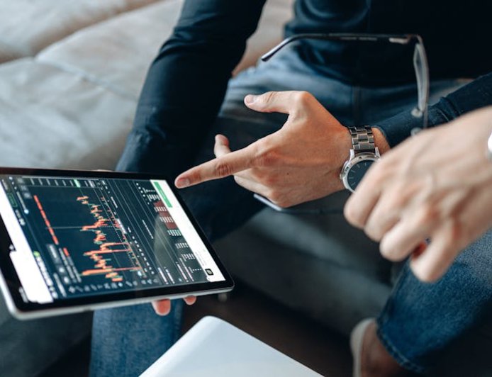 UAE Investasi di WLF Trump Apakah $MAXI Jadi Crypto Paling Hype