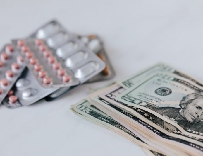 Dampak Kebijakan Harga Obat AS Terhadap Premi Asuransi Global