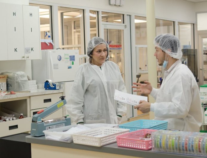 Dampak Mogok Kerja Apoteker dan Tenaga Lab pada Asuransi Kesehatan