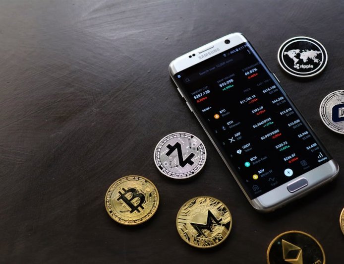 Tren Pencarian Crypto Turun Drastis di Tengah Gejolak Pasar