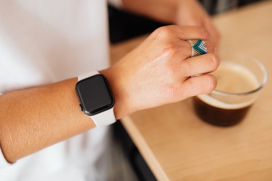 Apple Watch dan Oura Ring Mana Pilihan Ideal untuk Kesehatan Anda