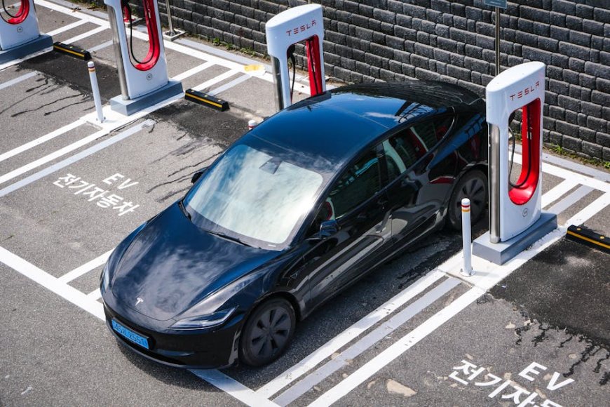 Uber Perluas Jaringan Charger EV Dekat Driver, Percepat Transisi Hijau