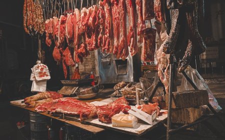 Aksi Ribuan Warga Medan Tolak Aturan Penjualan Daging Babi