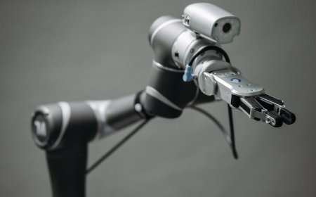 Honor China Pamer Ponsel Kamera Robotik Inovatif, Robot Humanoid Menggoda