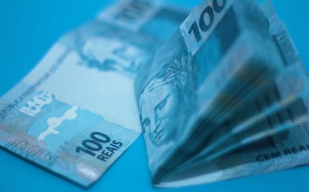 Dampak Pembekuan Aset Bank Sentral Rusia bagi Investor Global