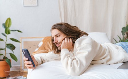 Mitos Smartphone Sebabkan Kanker Otak Ternyata Salah Menurut WHO