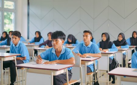 Kenapa Siswa SD hingga SMA Tidak Boleh Pakai AI Instan ChatGPT