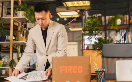 Ribuan Pekerjaan Australia Hilang, Dalih AI atau Restrukturisasi?