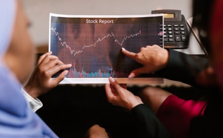 Analisis Jim Cramer: Penurunan Starbucks dan Penyebab Anjloknya Saham Amazon