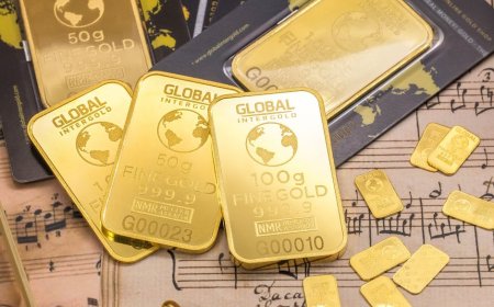 Kenapa Investor Ritel Ramai-Ramai Beli Emas Saat Wall Street Jualan