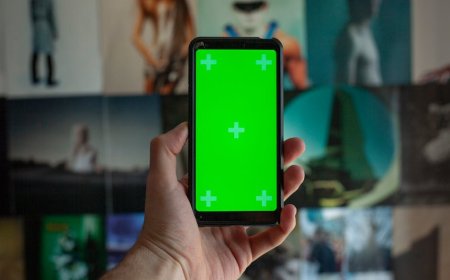 Vivo V70 Edisi Zsiga Tawarkan Kreativitas dan Teknologi Inovatif